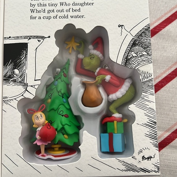 How the Grinch stole Christmas hallmark ornament set - Picture 5 of 5